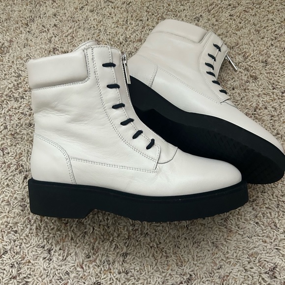 Aquatalia White Leather Lug Sole Boots – Never Worn (7.5) - Picture 1 of 9